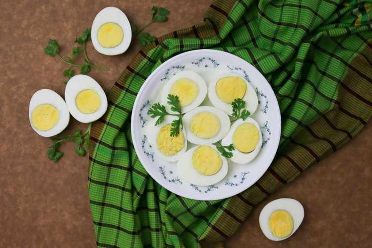 अंडी खाण्याचे फायदे | Benefits of Eating Eggs in Marathi